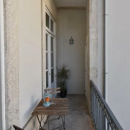 Apartment Art & *